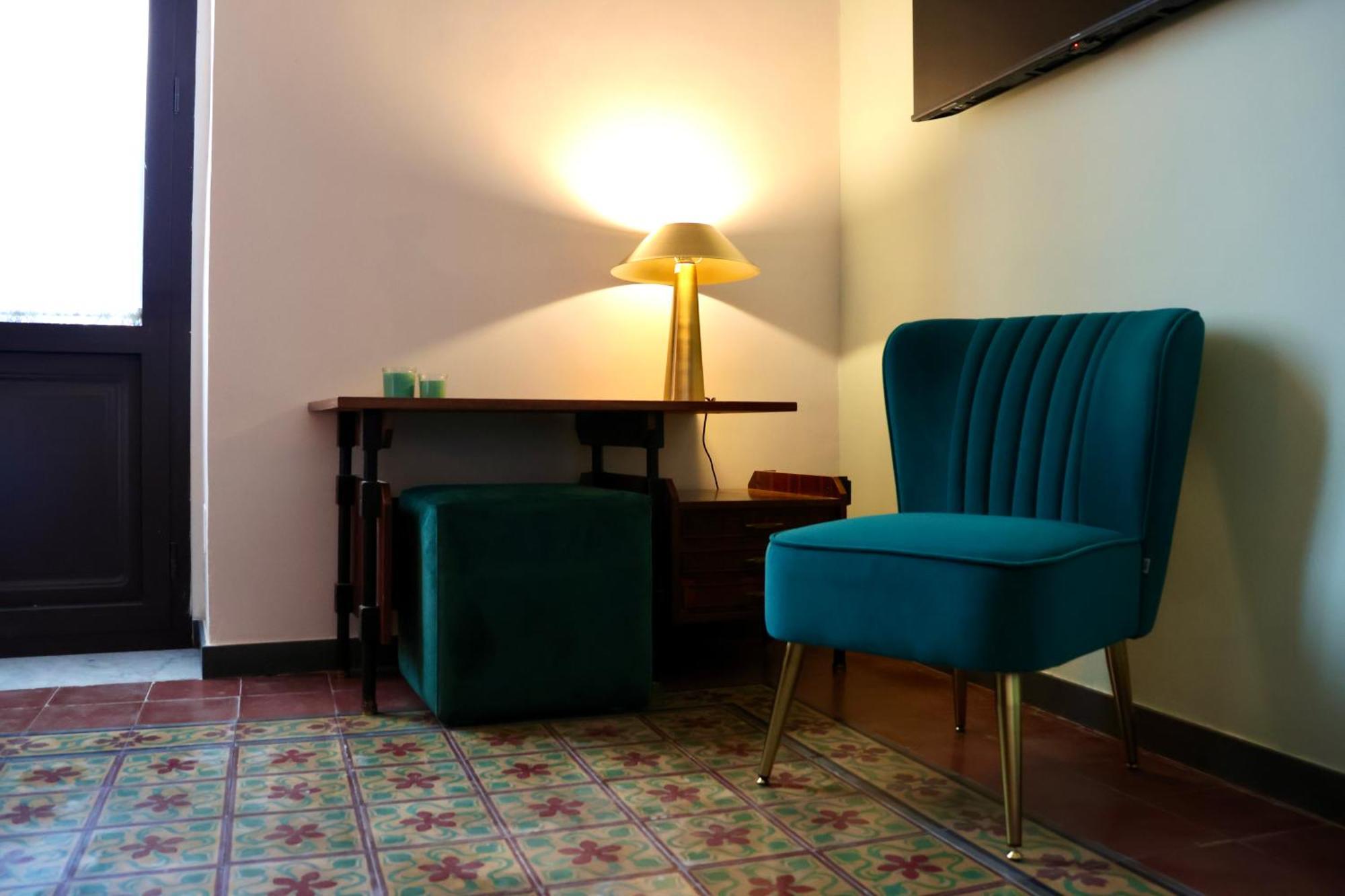 Holiday Lux Boutique Room Катания Экстерьер фото