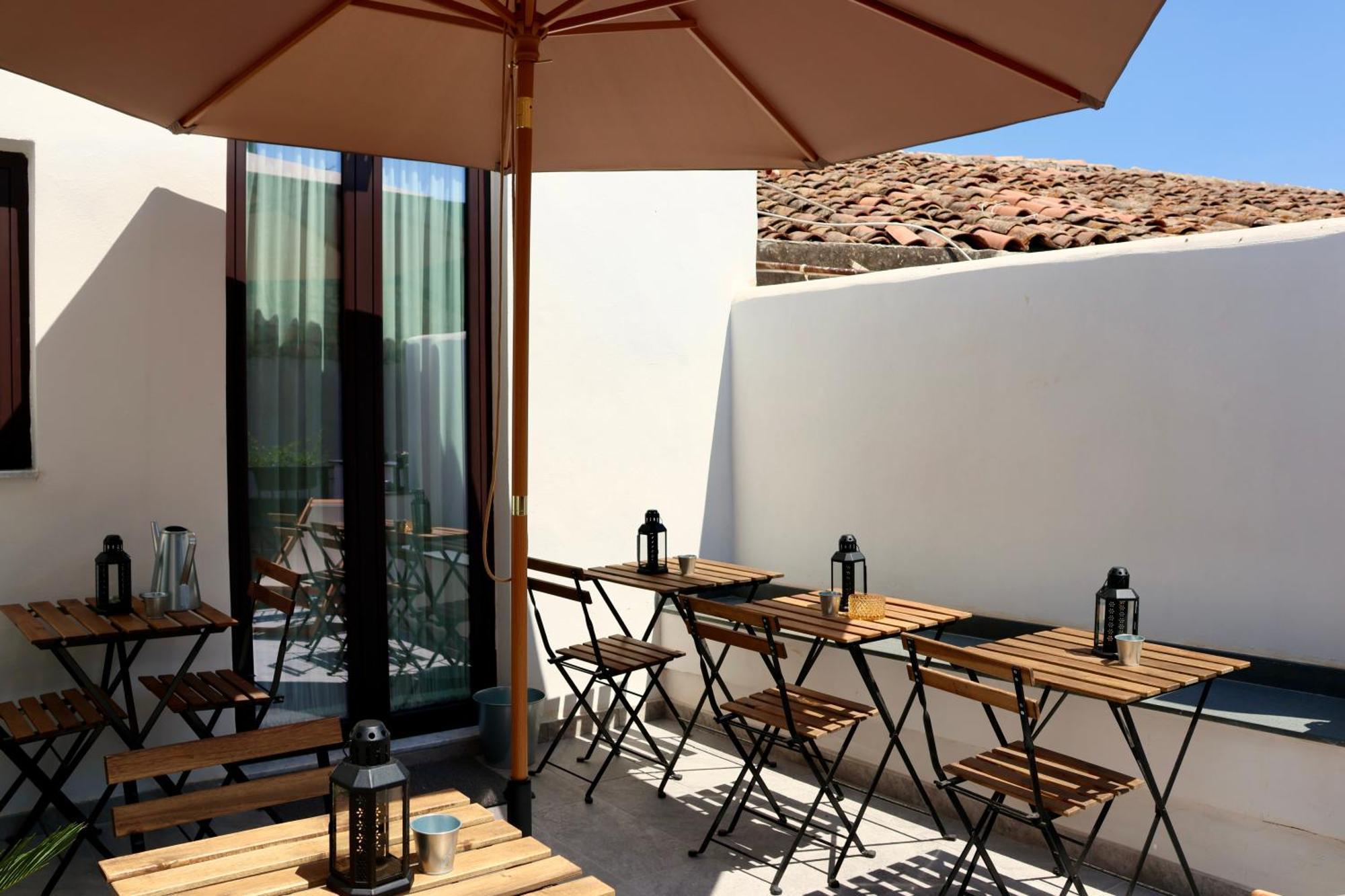 Holiday Lux Boutique Room Катания Экстерьер фото