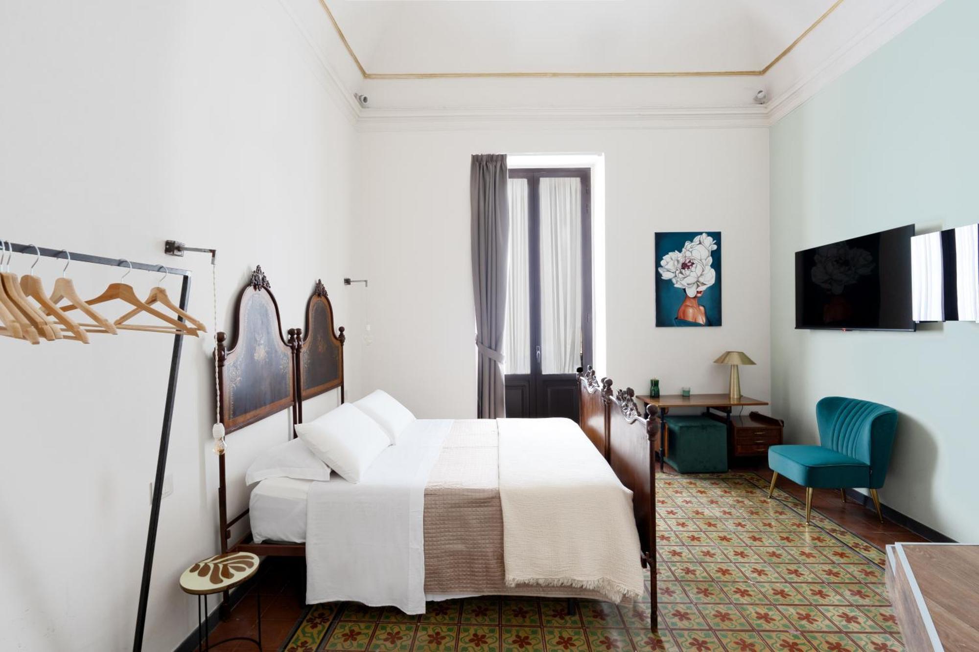 Holiday Lux Boutique Room Катания Экстерьер фото