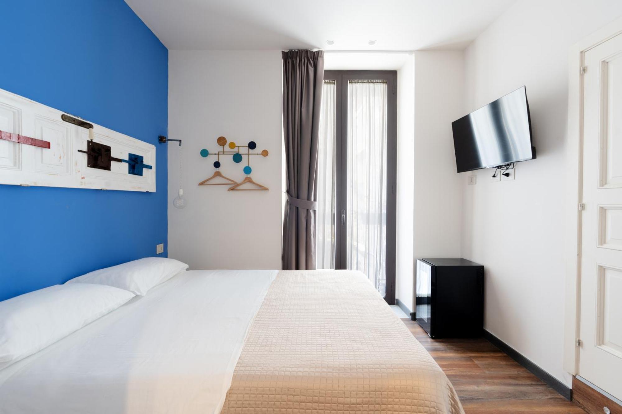 Holiday Lux Boutique Room Катания Экстерьер фото